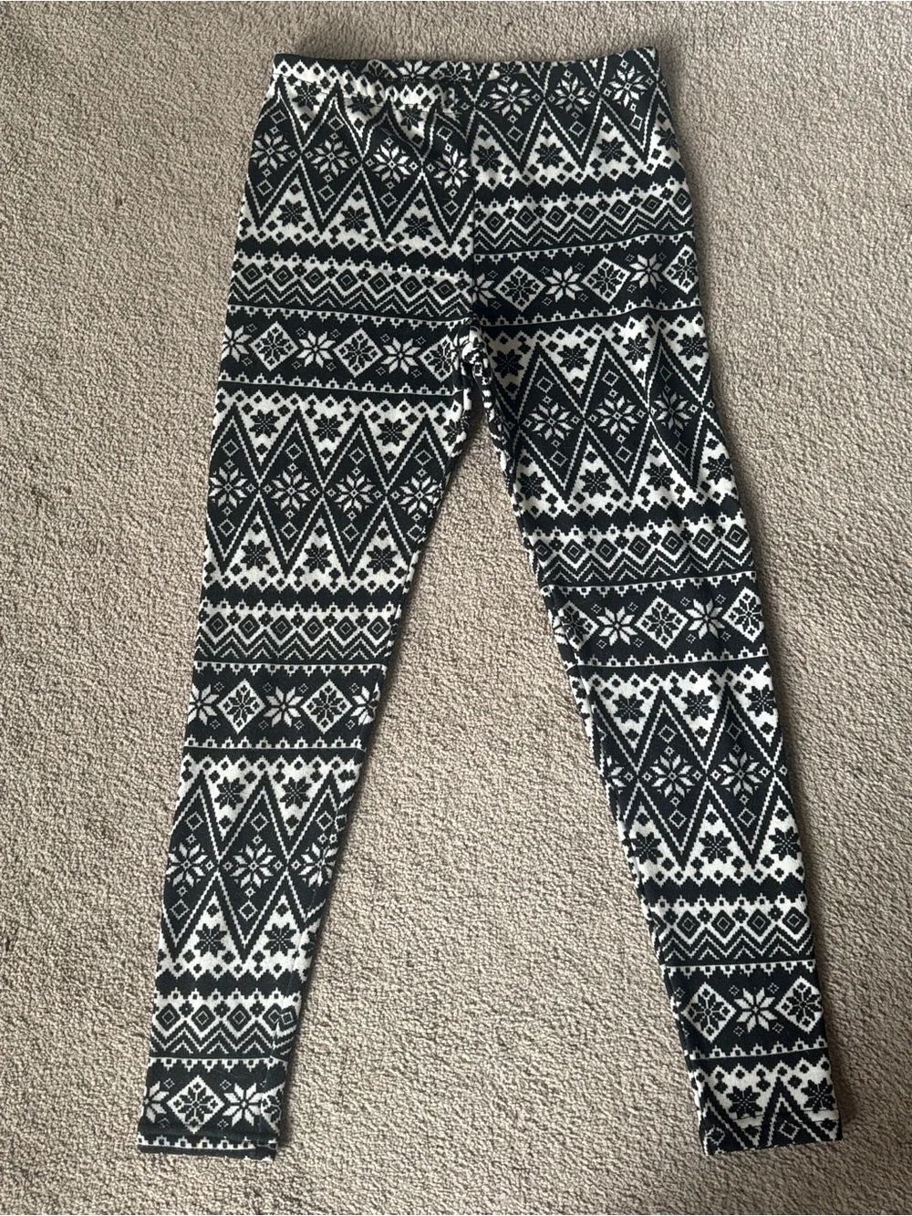 Faded Glory Black & White Geo Print Leggings!